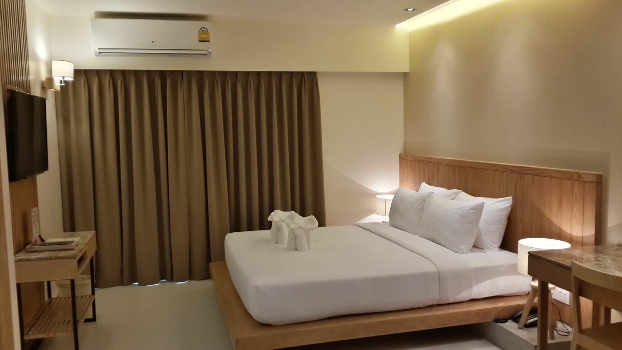 W14 Pattaya Hotel Exterior photo